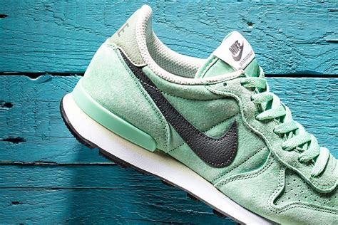 nike internationalist damen mintgrün|J.Crew Nike Internationalist Sneaker Review and How to Style It.